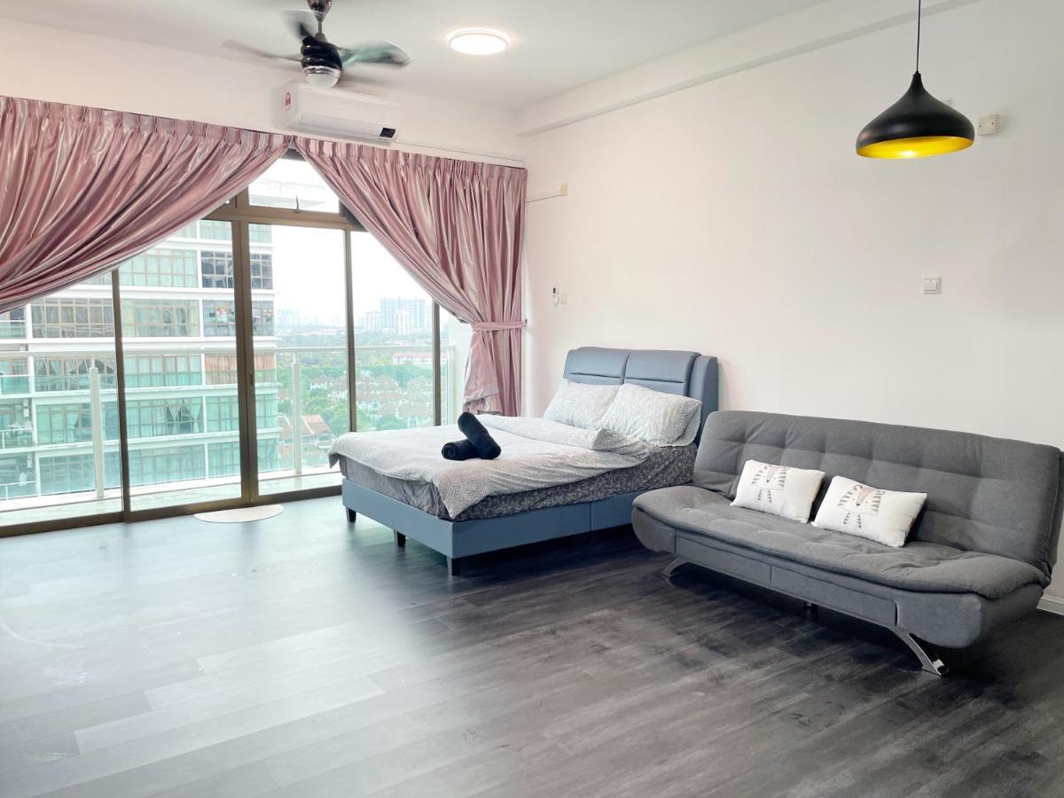 Palazio Serviced Apartment In Mount Austin Near Aeon Ikea Toppen Hsi Johor Bahru Bagian luar foto