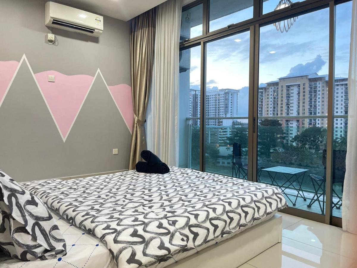 Palazio Serviced Apartment In Mount Austin Near Aeon Ikea Toppen Hsi Johor Bahru Bagian luar foto