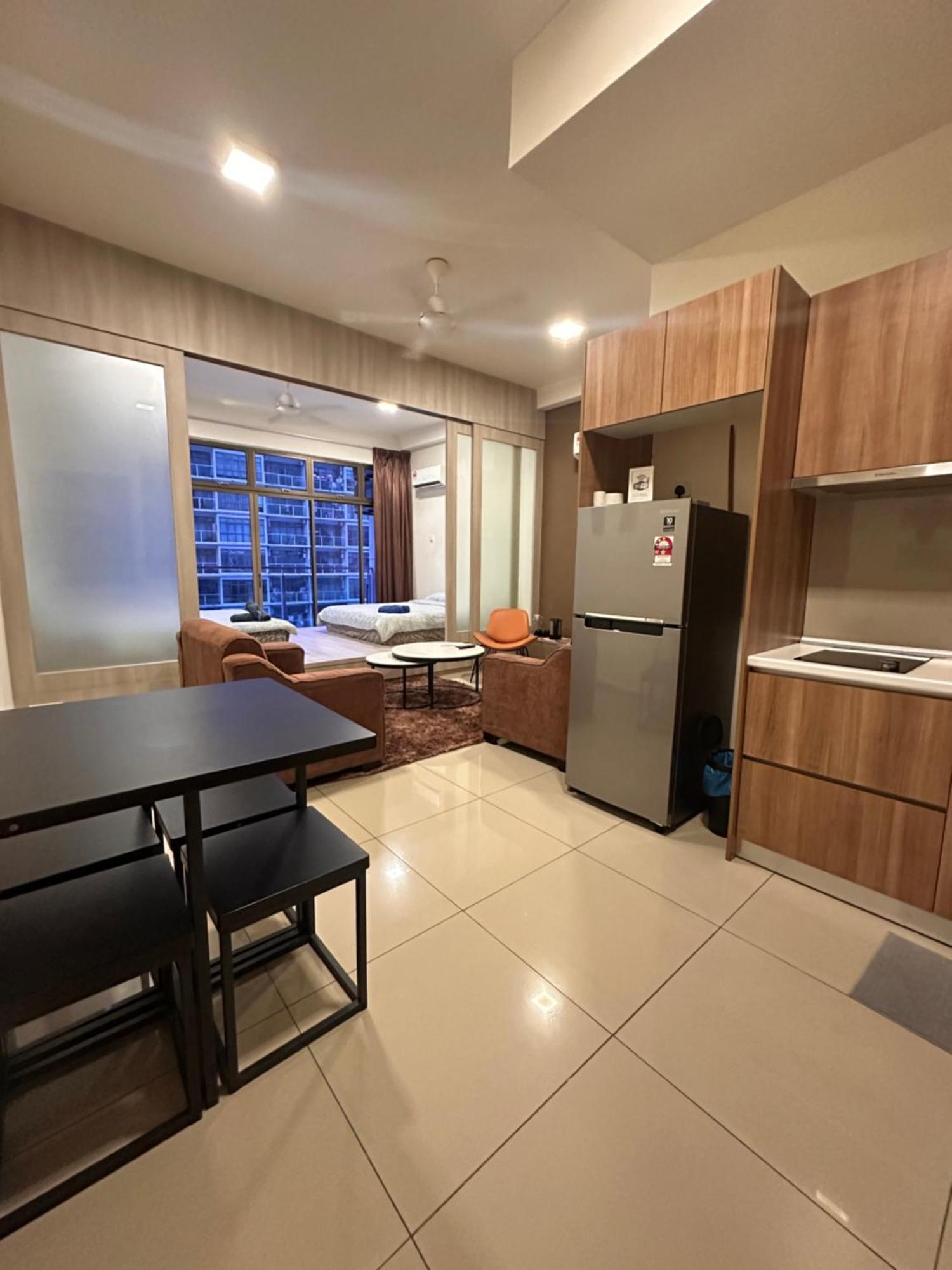 Palazio Serviced Apartment In Mount Austin Near Aeon Ikea Toppen Hsi Johor Bahru Bagian luar foto